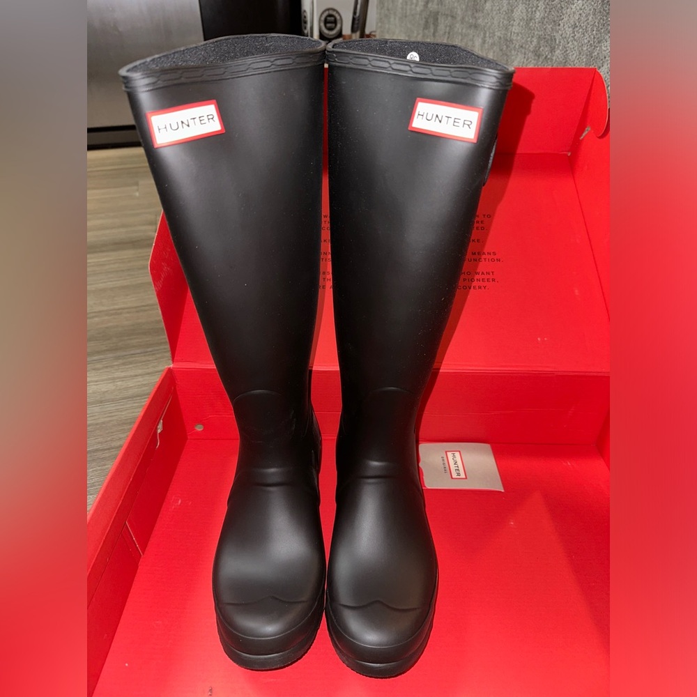 HUNTER original tall black rain boot size 10 brand new